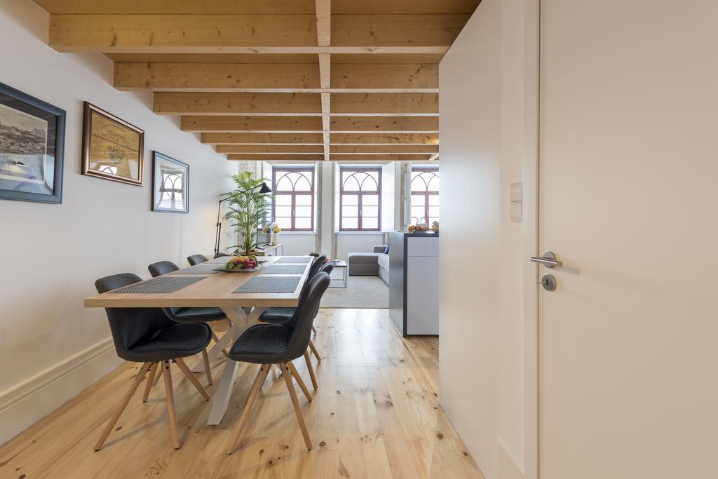 Lovelystay-Modern Loft City Center Porto Bagian luar foto