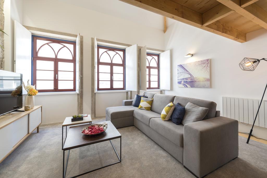 Lovelystay-Modern Loft City Center Porto Bagian luar foto