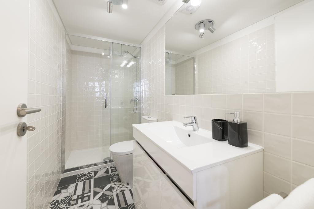 Lovelystay-Modern Loft City Center Porto Bagian luar foto